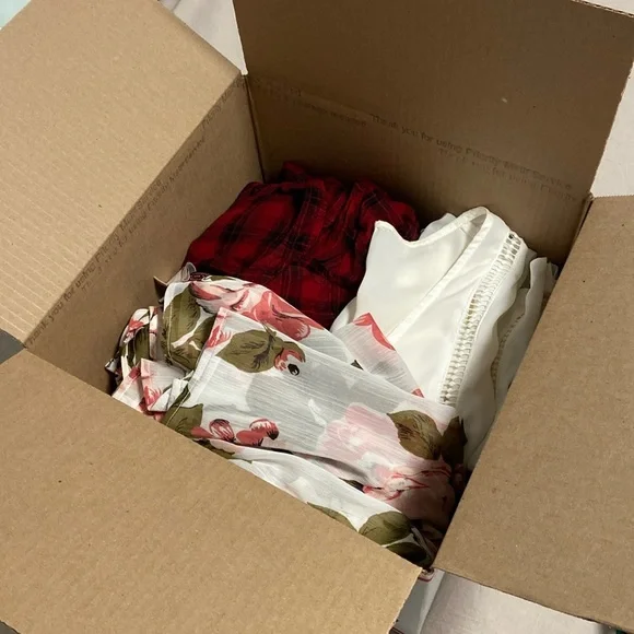 NOT FOR SALE Women’s tops mystery bundle - Picture 3 of 4